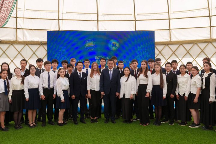 2025 жылдың «1 маусым  - Балаларды қорғау күні» мерекесіне орай лицейіміздің дарынды шәкірті 10-сынып оқушысы Нұрбеков Мәди оқушылардың республикалық